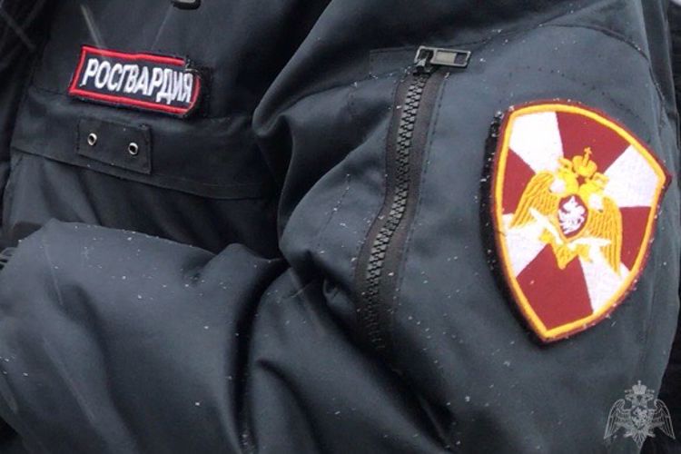 В Кызыле сотрудники Росгвардии пресекли незаконный оборот наркотических веществ 