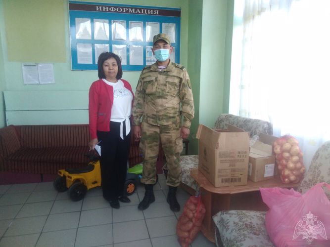 В Туве Росгвардия оказала помощь воспитанникам из социального центра