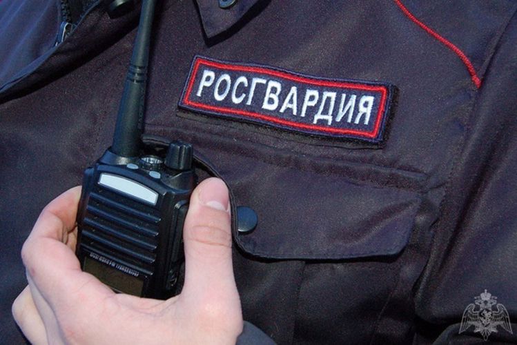 В Туве росгвардейцы задержали подозреваемого в мошенничестве