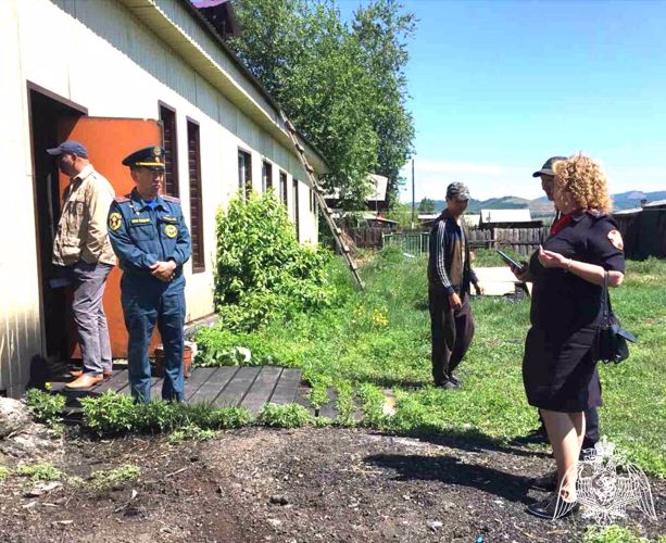В Туве росгвардейцы проверили районную администрацию на антитеррористическую защищенность