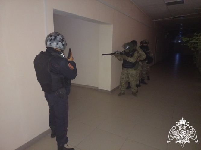 Росгвардейцы провели учебную тренировку на охраняемом объекте в Туве