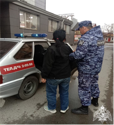 Росгвардейцы задержали подозреваемую в поножовщине гражданку в Туве