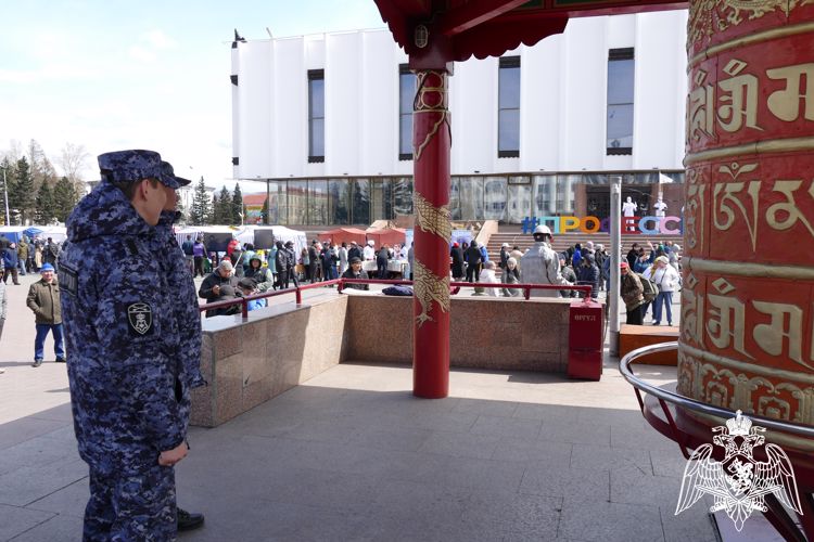 Росгвардейцы обеспечили общественный порядок во время проведения мероприятий праздника Первомая в Кызыле