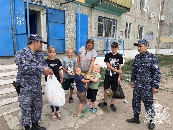 Росгвардейцы поддержали акцию «Добрые дела с Росгвардией» в Туве