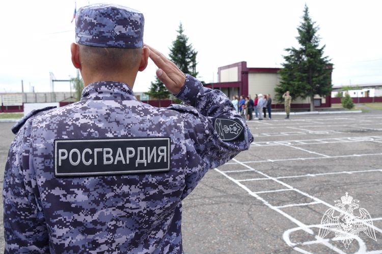 Росгвардейцы отметили начало нового учебного периода праздничным собранием в г. Кызыле