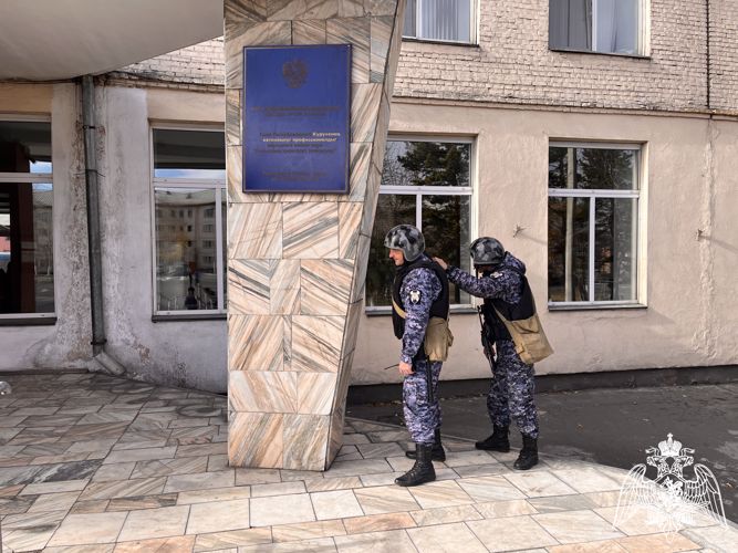 Росгвардейцы Тувы провели тренировку по эвакуации при чрезвычайном происшествии