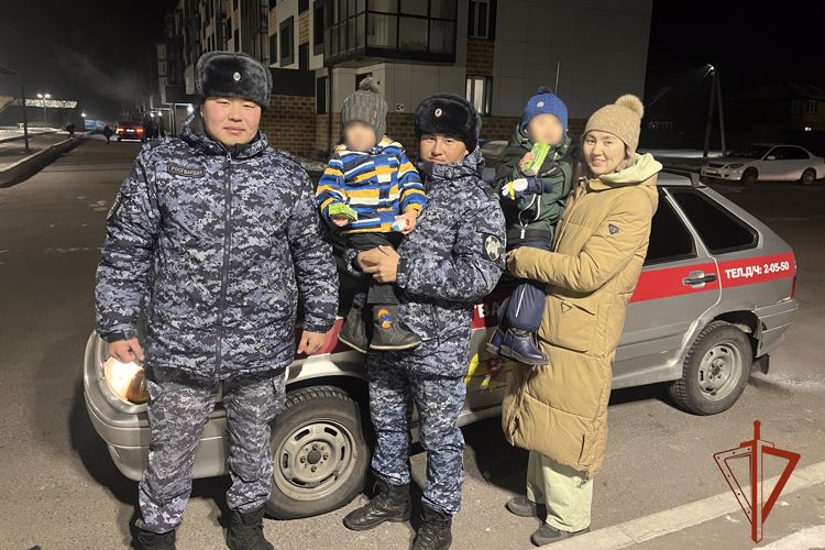 Росгвардейцы исполнили мечту юных жителей Тувы