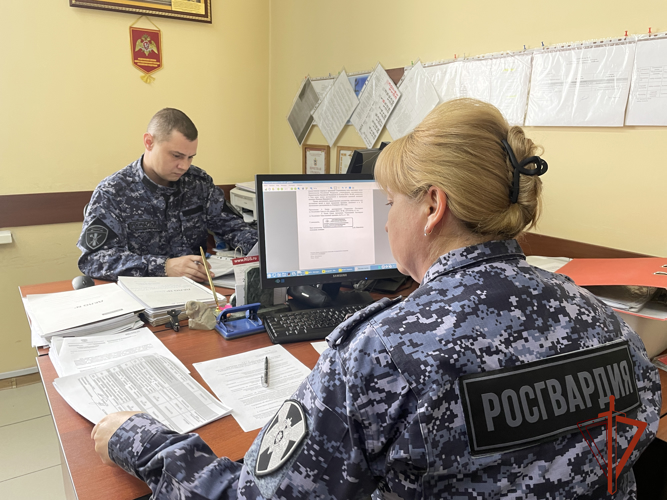Росгвардия проверила подразделения охраны Почты России в Республике Тыва