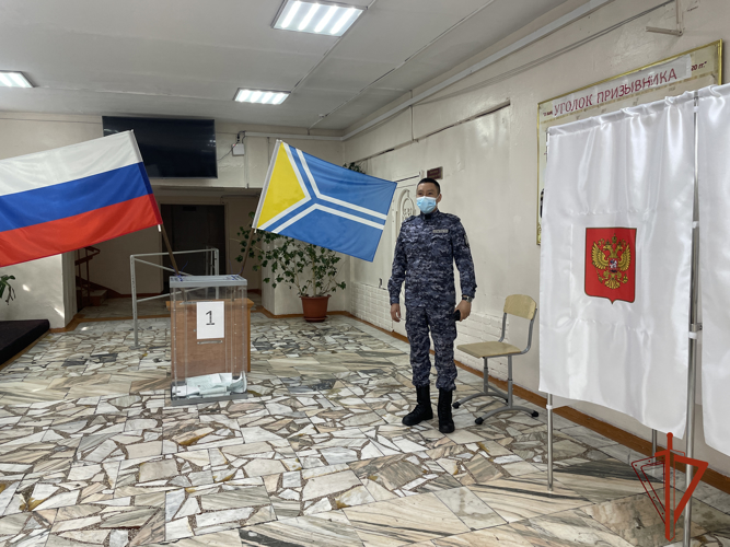 Росгвардейцы обеспечили безопасность граждан во время выборов Президента России в Туве