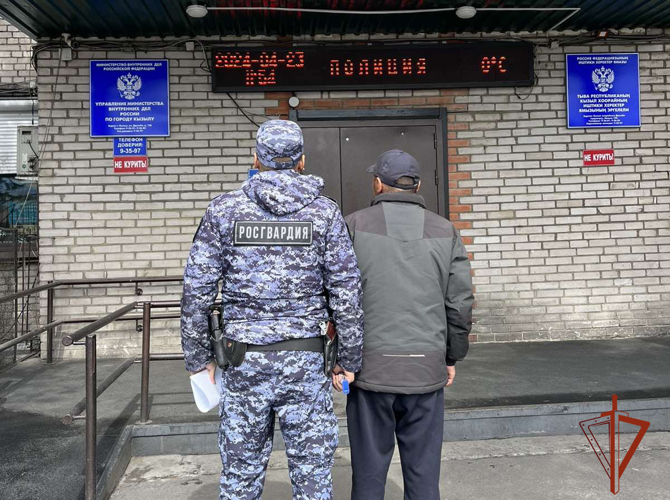 Росгвардейцы отыскали находящегося в розыске мужчину в Туве
