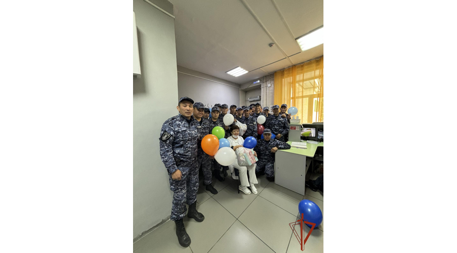 Росгвардейцы обеспечили безопасность во время детского праздника в Кызыле