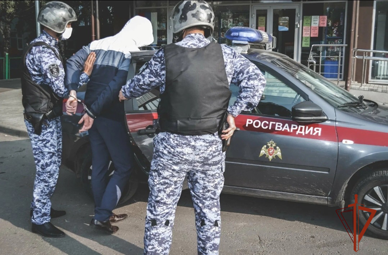 Кызылские росгвардейцы задержали находящегося в федеральном розыске мужчину 