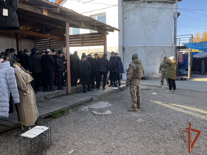 При содействии Росгвардии в Туве прошёл второй этап федеральной комплексной оперативно-профилактической операции «Нелегал-2024»