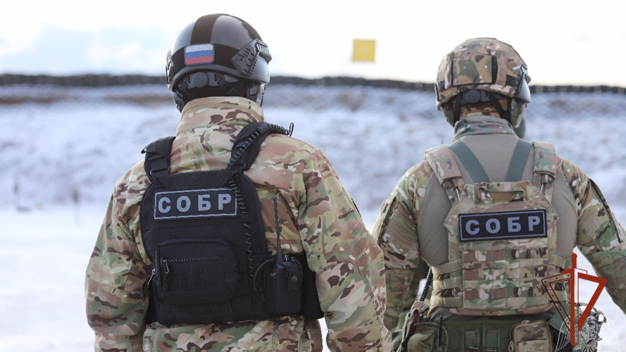 При силовой поддержке СОБР Росгвардии задержан мужчина за умышленное причинение тяжкого вреда здоровью