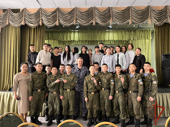 Росгвардейцы разъяснили тувинским кадетам о правилах поступления в военные вузы