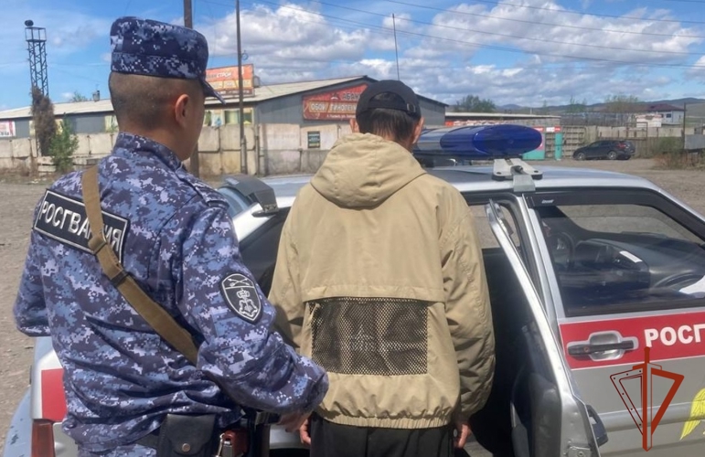 Росгвардейцы  задержали мужчину за кражу автомасла
