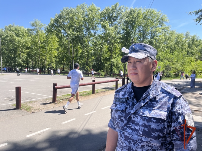 Представители Росгвардии стали триумфаторами массового ЗаБега в Туве