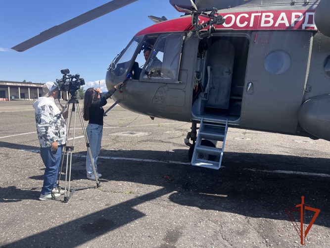 Журналисты ГТРК «Тыва» стали свидетелями совместных тренировок подразделений спецназа Росгвардии по десантированию