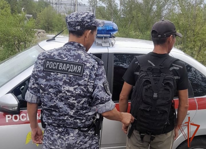 Росгвардейцы задержали совершившего кражу мужчину в Туве