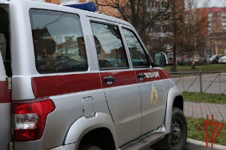 Барун-Хемчикские росгвардейцы спасли молодую женщину от необдуманного поступка