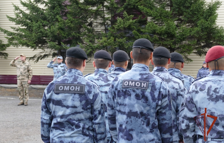 В Росгвардии Тувы отметили День российского ОМОН торжественным построением