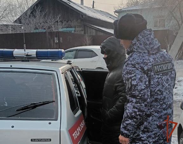  В Туве  сотрудниками Росгвардии задержаны двое находящихся в розыске граждан
