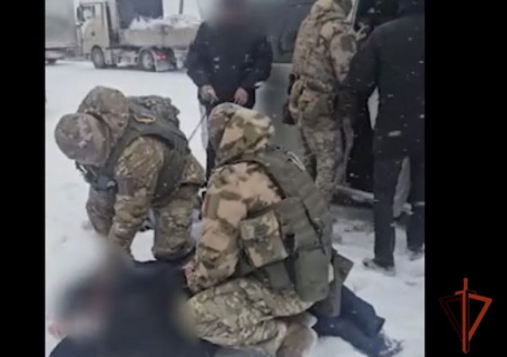 При силовой поддержке спецназа Росгвардии в Туве задержан подозреваемый в краже автомашины  