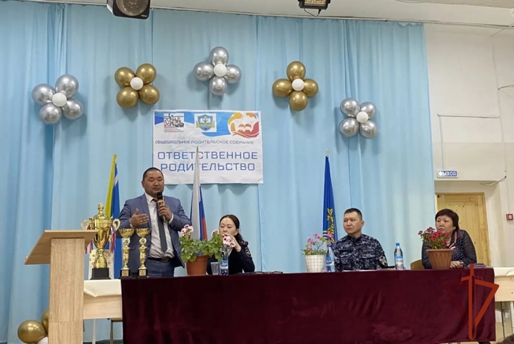 Барун-Хемчикские росгвардейцы приняли участие в форуме «Ответственное родительство»