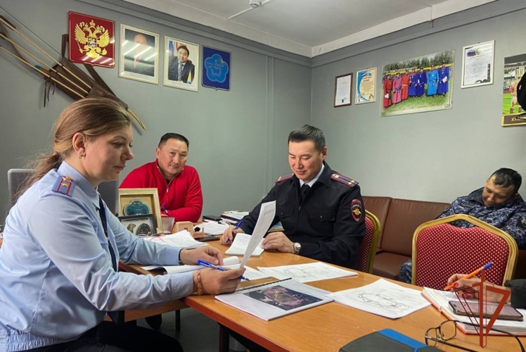 Росгвардейцы Тувы проверили объекты Министерства спорта на антитеррористическую защищенность