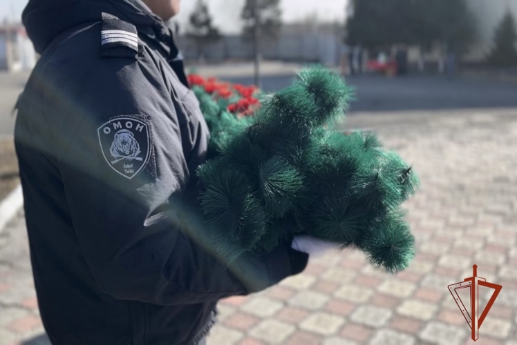 В Туве 33-ю годовщину ОМОН «Адыг» отметили торжественным построением