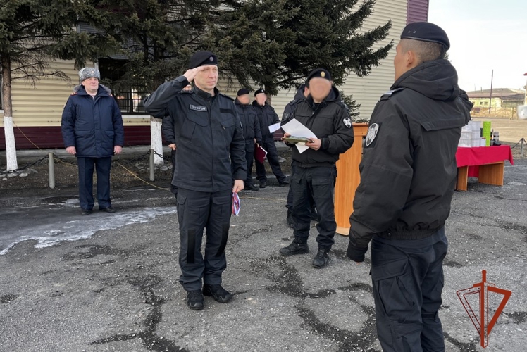 В Туве 33-ю годовщину ОМОН «Адыг» отметили торжественным построением