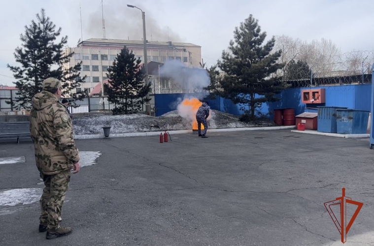 В Росгвардии Тувы проведены занятия по противопожарной безопасности