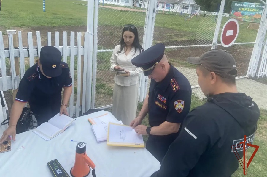 Начальник Управления Росгвардии по Республике Тыва Алексей Корниенко проинспектировал детские оздоровительные лагеря на безопасность