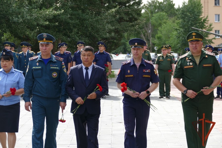 Коллектив Управления Росгвардии по Республике Тыва принял участие в памятных мероприятиях Дня ветеранов боевых действий