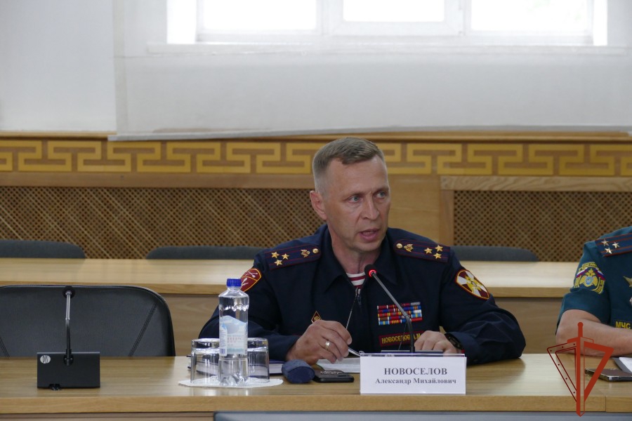 Врио начальника Управления Росгвардии по Республике Тыва Александр Новоселов принял участие в объединенной пресс-конференции правоохранительных органов по розыску пропавших детей