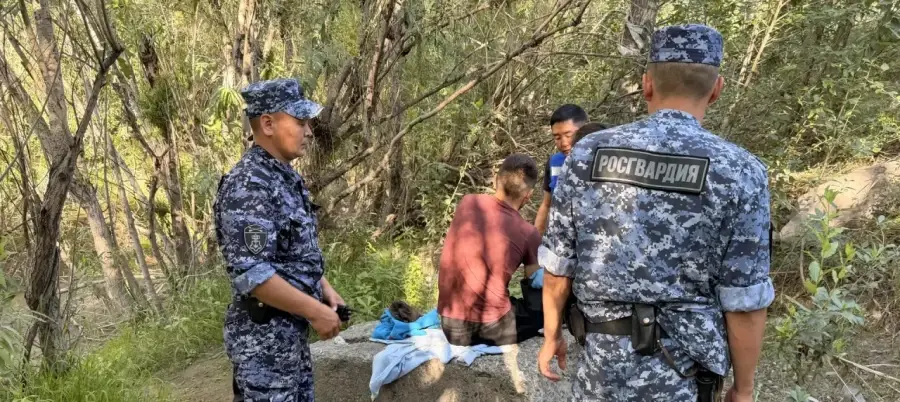 В Туве росгвардейцы оказали первую помощь жителю с эпилепсией во время «Наадым-2026»