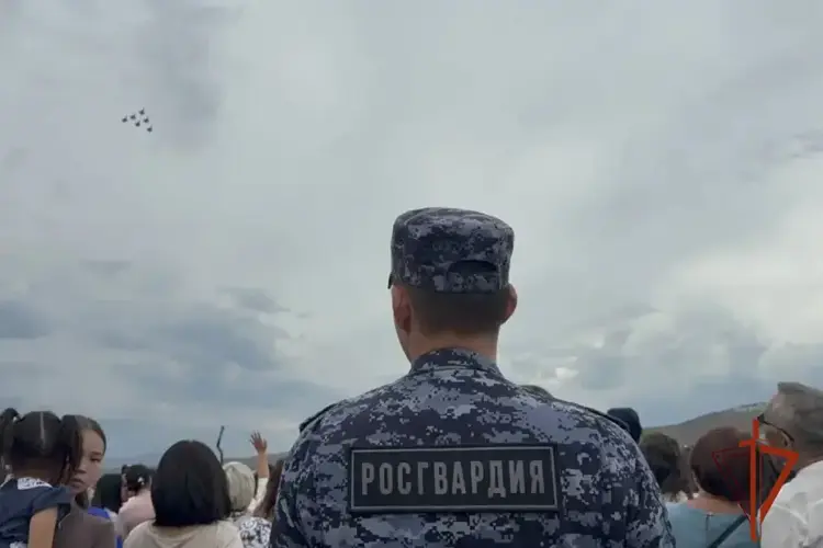 Росгвардия обеспечивает безопасность граждан на открытии IV Международного буддийского форума в Кызыле