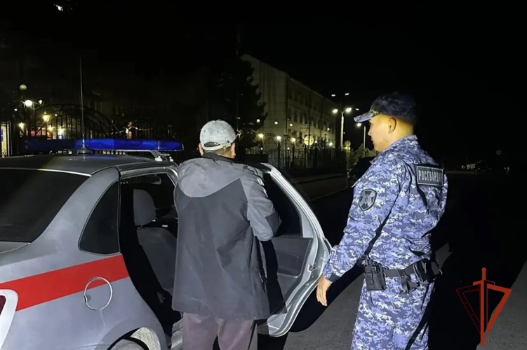В Туве росгвардейцы задержали угнавшего чужой автомобиль мужчину