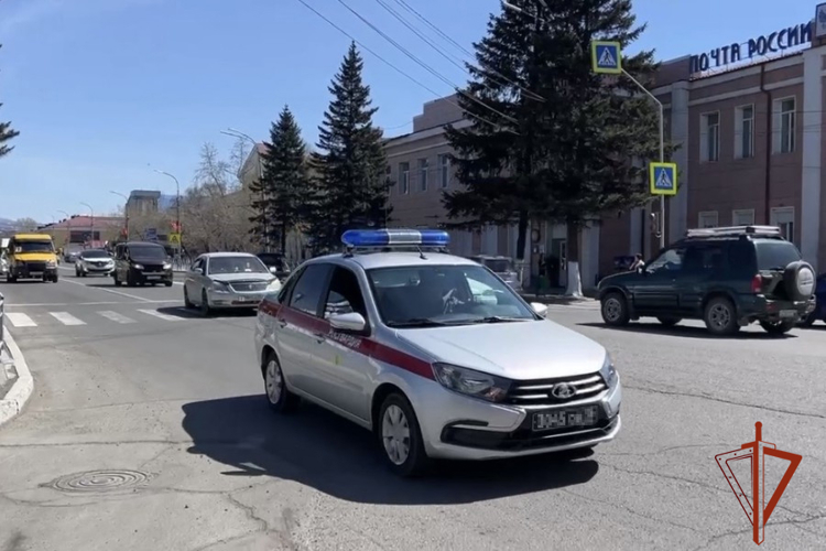 Росгвардия обеспечила безопасность граждан во время празднования Дня знаний в Туве