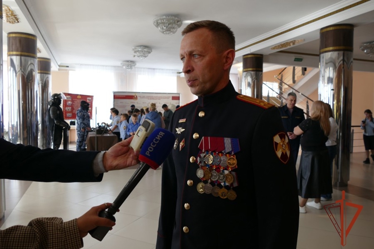 Управление Росгвардии по Республике Тыва концертом ансамбля песни и пляски Сибирского округа отметило 10 лет со дня образования